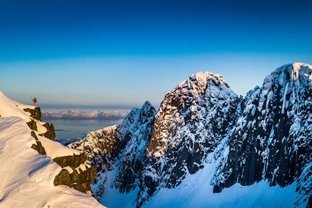 NYDELIGE OMGIVELSER: Rulten ligger i verdens kanskje vakreste fjellområde; Lofoten. Foto: Signar André Nilsen alpinklatring Lofoten Rulten