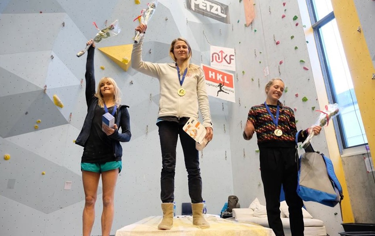 Pallen for damer.  Pallen for damer.