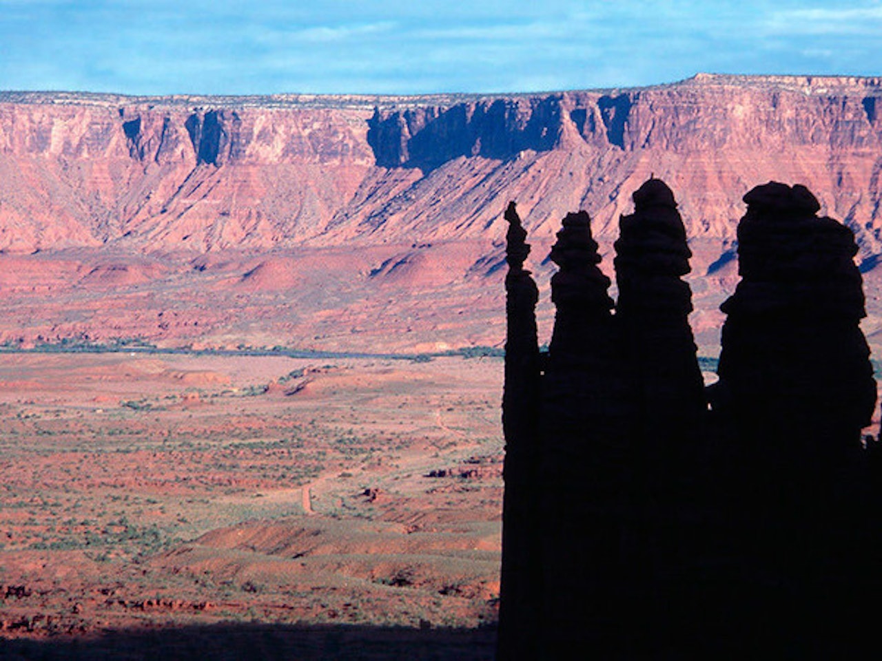 VAKKERT: The Fisher Towers i Utah. Foto: Wikipedia.org VAKKERT: The Fisher Towers i Utah. Foto: Wikipedia.org