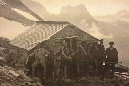 Hytta på Bandet sommeren 1894. Foto: C. Lange. Hytta på Bandet sommeren 1894. Foto: C. Lange.