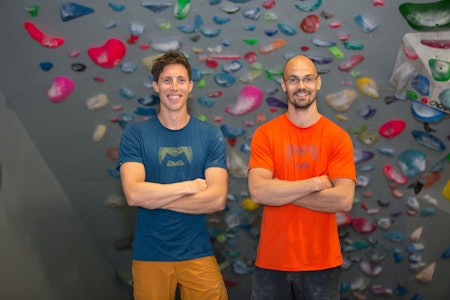 Stian Christophersen og Martin Mobråten har lagd en ny Klatrebibel - denne gangen med praktiske øvelser.  Martin Mobråten, Stian Christophersen, Klatrebibelen