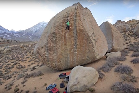 Giovanni Traversi på Ambrosia (V11 R/X) i Bishop, California.