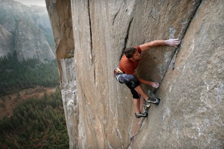 Tommy Caldwell på The Dawn Wall i Yosemite. Foto: Skjermdump fra traileren