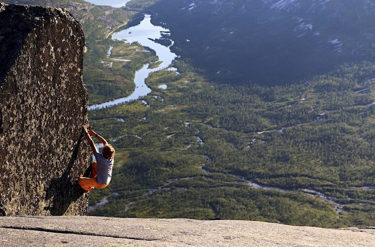 Buldring i Gjerdalen.  Buldring i Gjerdalen.