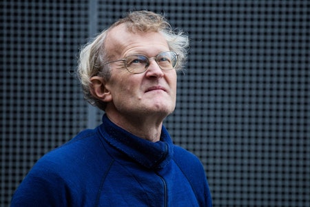 FORFATTER: Arne Larsen har skrevet boka Storen, med nesten 300 sider klatrehistorie kombinert med rutebeskrivelser og fotografier fra fjellet Slingsby kalte «the grandest European mountain north of the Alps». Foto: Christian Nerdrum FORFATTER: Arne Larsen har skrevet boka Storen, med nesten 300 sider klatrehistorie kombinert med rutebeskrivelser og fotografier fra fjellet Slingsby kalte «the grandest European mountain north of the Alps». Foto: Christian Nerdrum