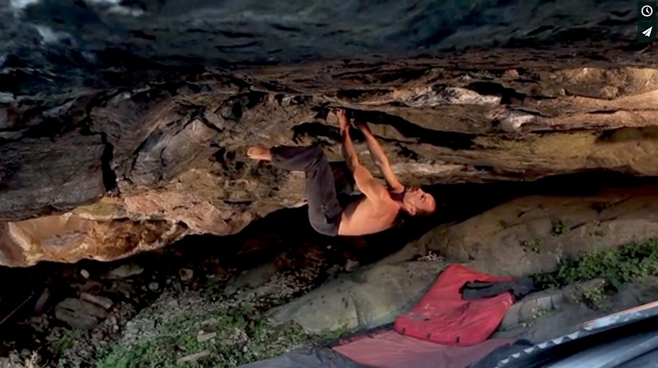 Martin Mobråten på Bonderomantikk (8B). Skjermdump fra Vimeo.  Martin Mobråten på Bonderomantikk (8B). Skjermdump fra Vimeo.