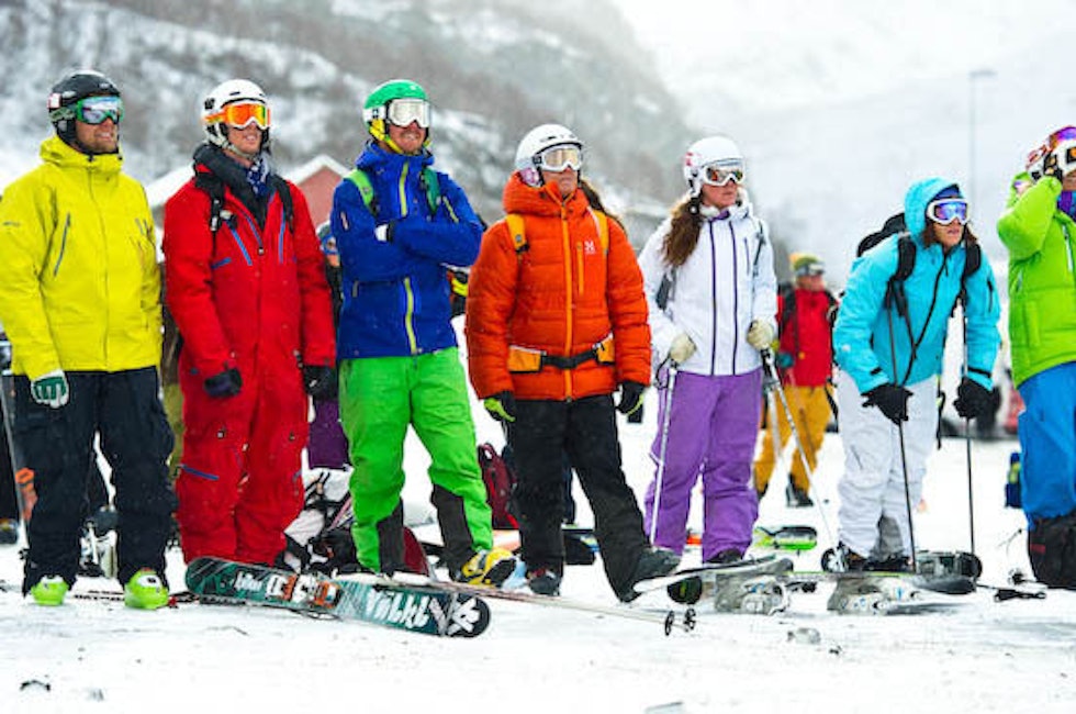 Deltakerne planlegger hele nedfarten fra parkeringsplassen til Røldal Skisenter. Det er ikke lov å bevege seg inn i konkurranseområdet på forhånd.