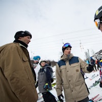 Magnus Solheim, Johan Berg og Vebjørn Svorkmo venter på finaleresultatene