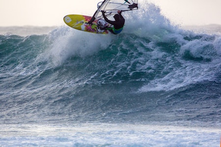 Glenn Aspen i bølgene. Glenn Aspen i bølgene.