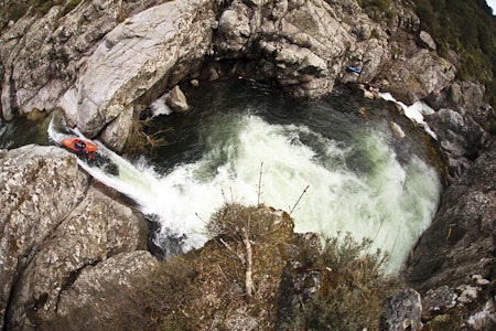 Benjamin Hjort tok bildet av Mark Basso på elva Fium Orbo i Korsika. Bildet var på trykk i Fri Flyt nummer 88. Benjamin Hjort tok bildet av Mark Basso på elva Fium Orbo i Korsika. Bildet var på trykk i Fri Flyt nummer 88.