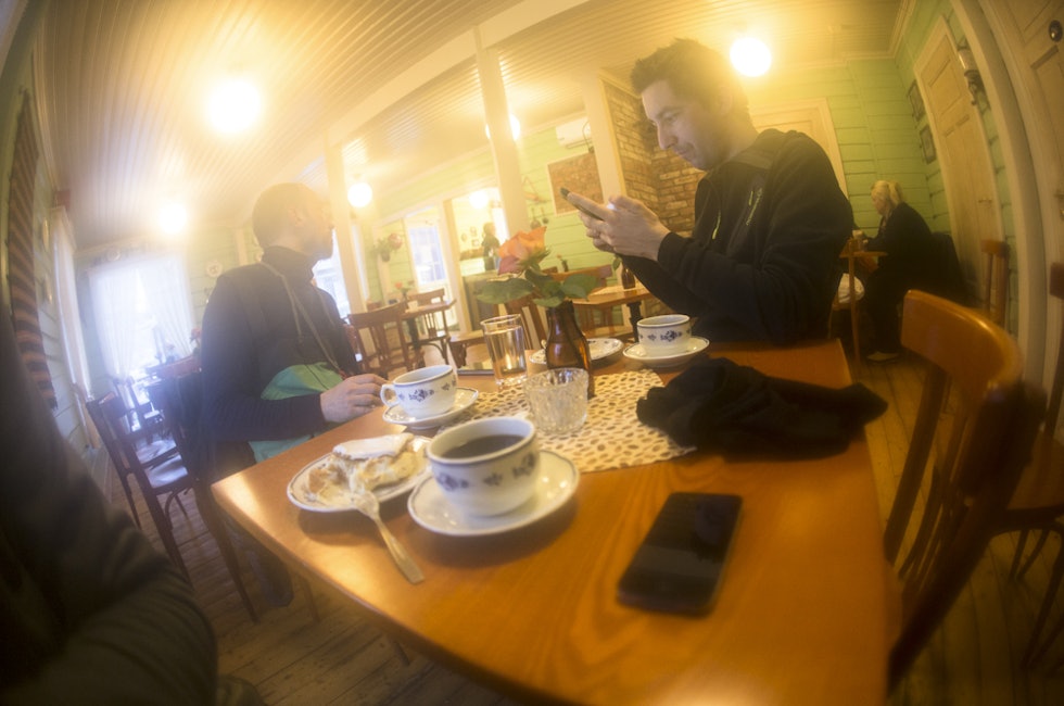 Ringebu byr på kremboller, napoelonskaker, kaffe og shameless self promotion på Instagram. Foto: Hans Petter Hval