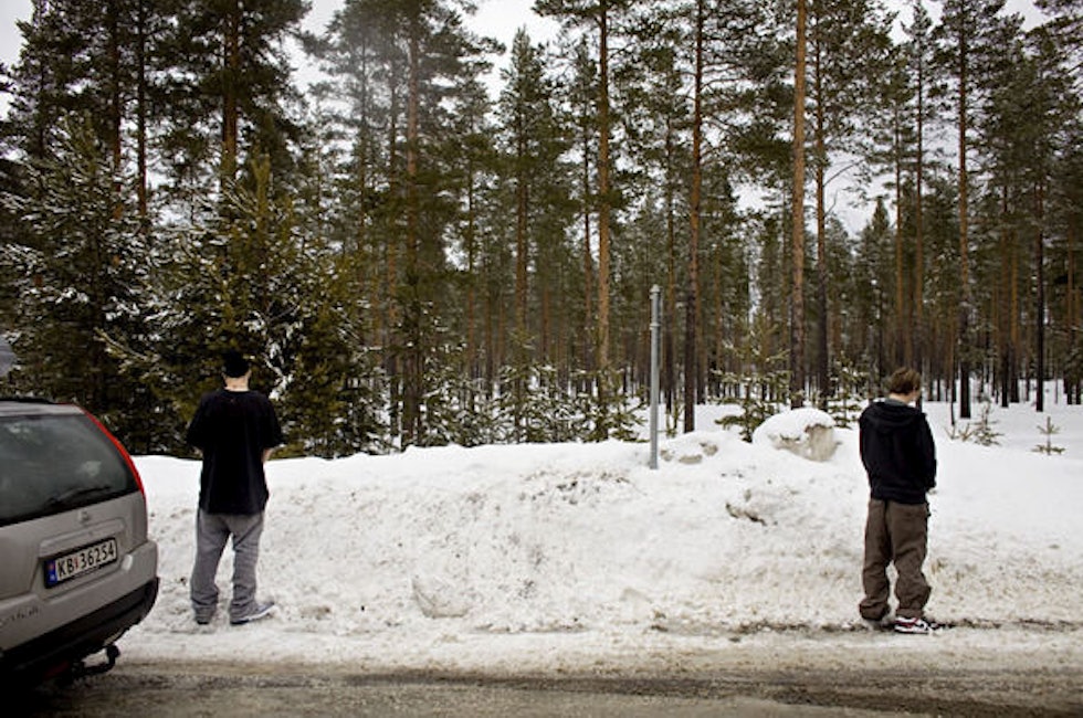 Andreas og Jon Håtveit tisser på Sverige.