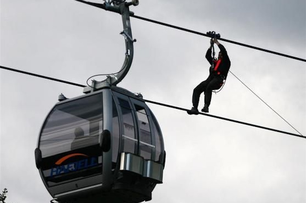 Heldigvis var det bare 4 personer i gondolen da den stanset klokka 17 lørdag. Den er i drift igjen nå.