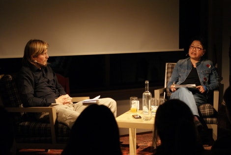 Fullspekket sal da Kit-Fai Næss satt i Samtale med Sturla Ellingsvåg. Foto: Silje Kampesæter Fullspekket sal da Kit-Fai Næss satt i Samtale med Sturla Ellingsvåg. Foto:Silje Kampesæter