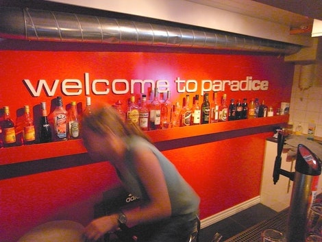 Kvelden avnytes i kjelleren på Climb Inn; ParadIce Bar. Foto: Dag Hagen Kvelden avnytes i kjelleren på Climb Inn; ParadIce Bar. Foto: Dag Hagen