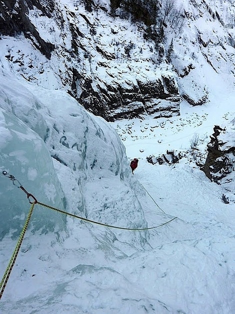 Erik Neergaard følger på siste lengde på Nye Vemorkfoss. Foto: Dag Hagen