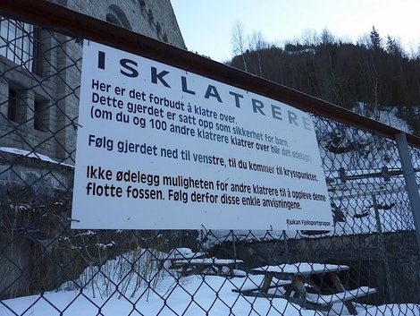 Ikke klatre over gjerdet, nei. Foto: Dag Hagen Ikke klatre over gjerdet, nei. Foto: Dag Hagen