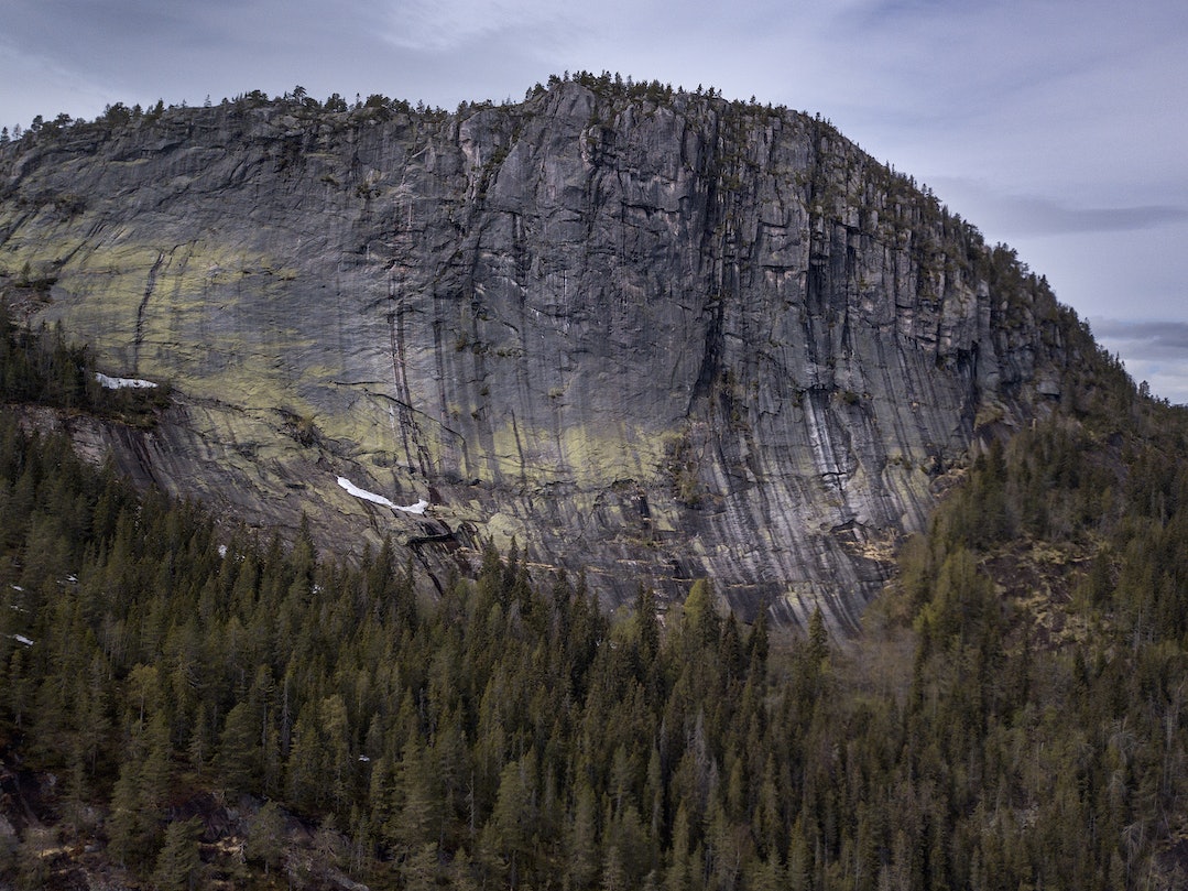 Andersnatten er en majestetisk fjellformasjon i Sigdal. Foto: Thomas Kleiven Andersnatten. Foto Thomas Kleiven