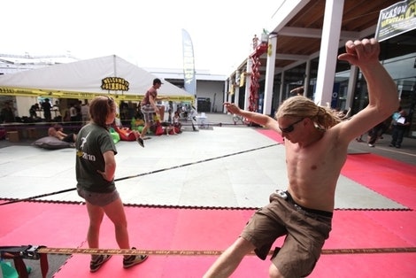 Slackline var en stor sak på Outdoor. Foto: Dag Hagen