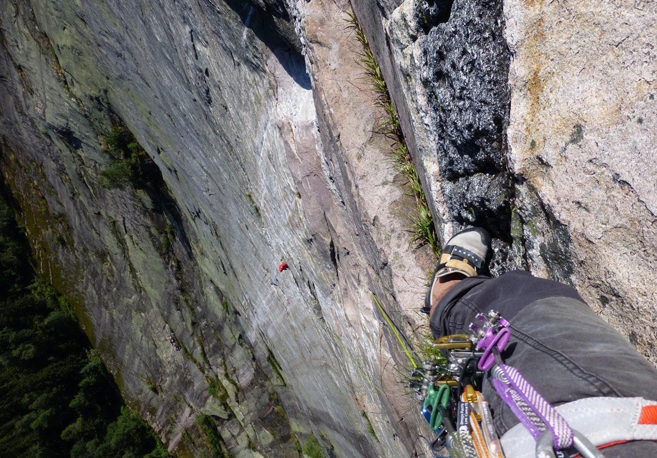 ØNSKER INGEN VIA FERRATA HER: Både Norges klatreforbund, Kolsås klatreklubb, Drammen klatreklubb og Norsk Tindeklub uttaler seg kritisk til planene om via ferrata på det svært kjente og viktige klatrefjellet Andersnatten (bildet). Arkivfoto: Dag Hagen via ferrata andersnatten