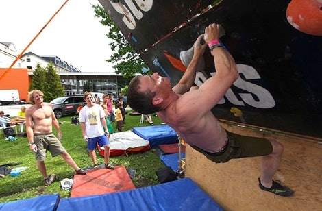 På slutten av 80-tallet og tidlig 90-tall var Alv Borge en av de aller beste klatrerne i landet. Still going strong! Foto: Dag Hagen På slutten av 80-tallet og tidlig 90-tall var Alv Borge en av de aller beste klatrerne i landet. Still going strong! Foto: Dag Hagen