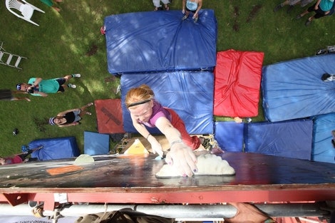 13 år gamle Marte Håkenstad Bråten fra Tyrili Klatreklubb imponerte. Foto: Dag Hagen 13 år gamle Marte Håkenstad Bråten fra Tyrili Klatreklubb imponerte. Foto: Dag Hagen