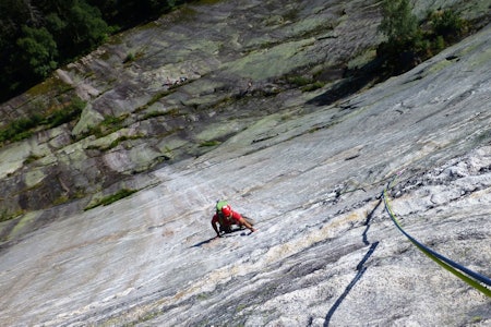 RASER MOT VIA FERRATA-PLANER: Andersnatten i Eggedal har en av Norges mest kjente og betydningsfulle klatrevegger. Svært mange klatrere i Norge fortviler over planene om via ferrata opp den legendariske veggen. Arkivfoto: Dag Hagen  via ferrata andersnatten