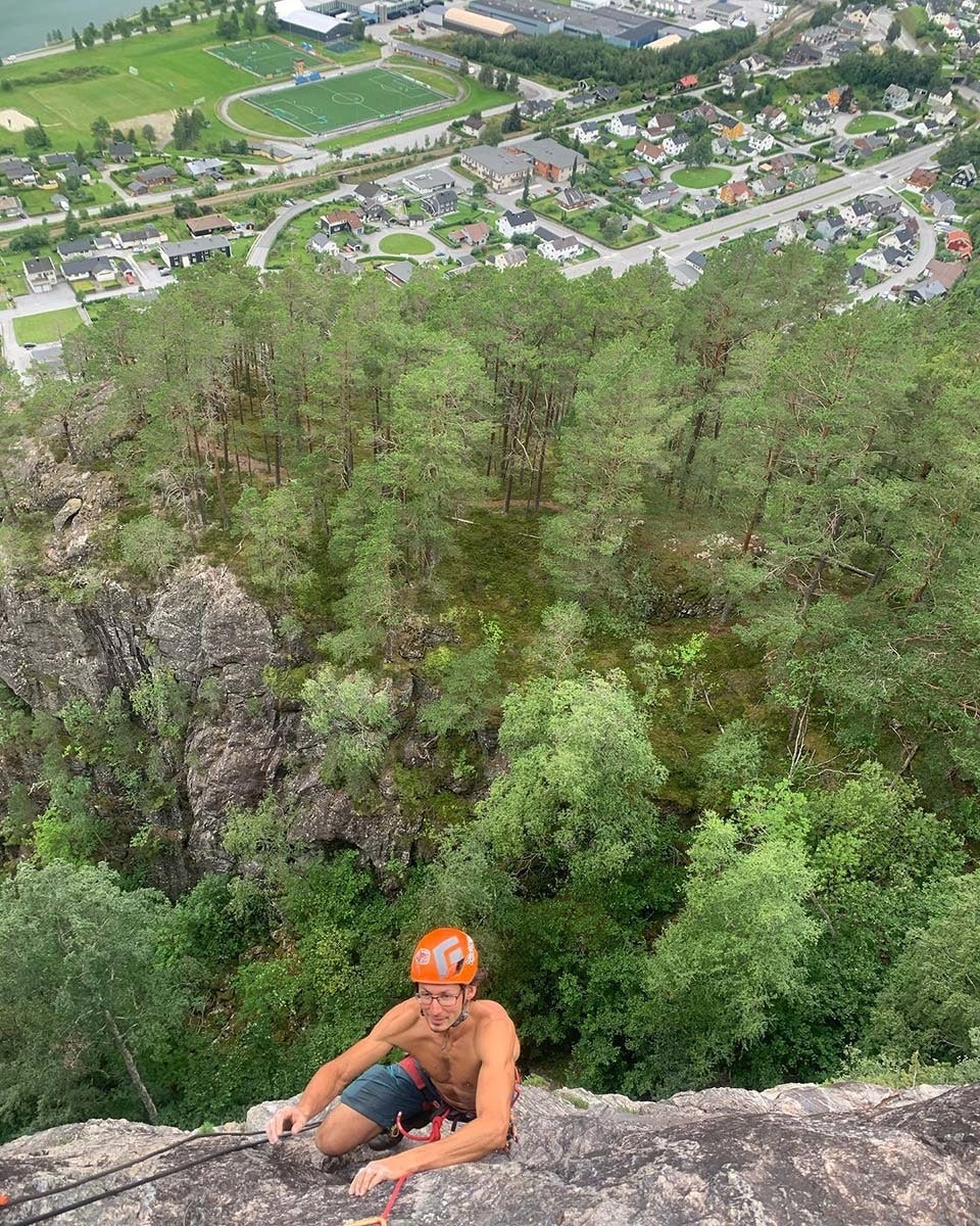50 RUTER: Mye er klart på Helveten, selv om potensialet er langt fra utnyttet maksimalt. Foto: Halvor Hagen klatring Romsdal