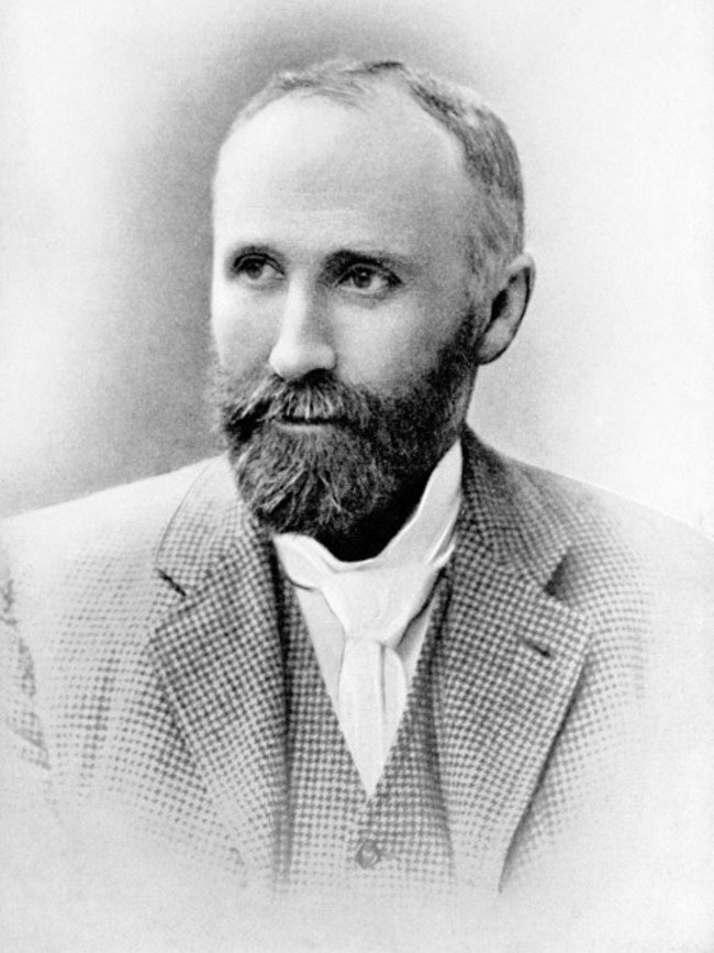 William Cecil Slingsby (1849 – 1928) var en britisk fjellklatrer som hadde stor betydning for utbredelsen av fjellklatring og fjellsport i Norge. Slingsby Storen