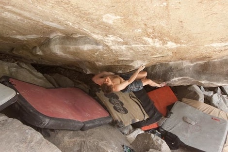 En sterk brite på Du cote de Seshuan (7C+). Foto Dag Hagen