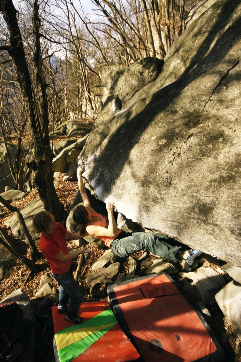 i flytsonen: – Det jeg liker best med klatring er flytsonen, når du tar i maks, og kun tenker på klatring, sier Therese. Her på La pelle (8A) i Cresciano i Sveits i 2010. Foto: Henning Wang