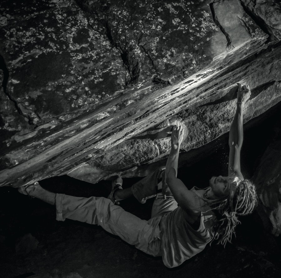 LAMPELYS: Nattsession på Show of hands (V11), i Moes vally. Foto: Aaron Matinez LAMPELYS: Nattsession på Show of hands (V11), i Moes vally. Foto: Aaron Matinez