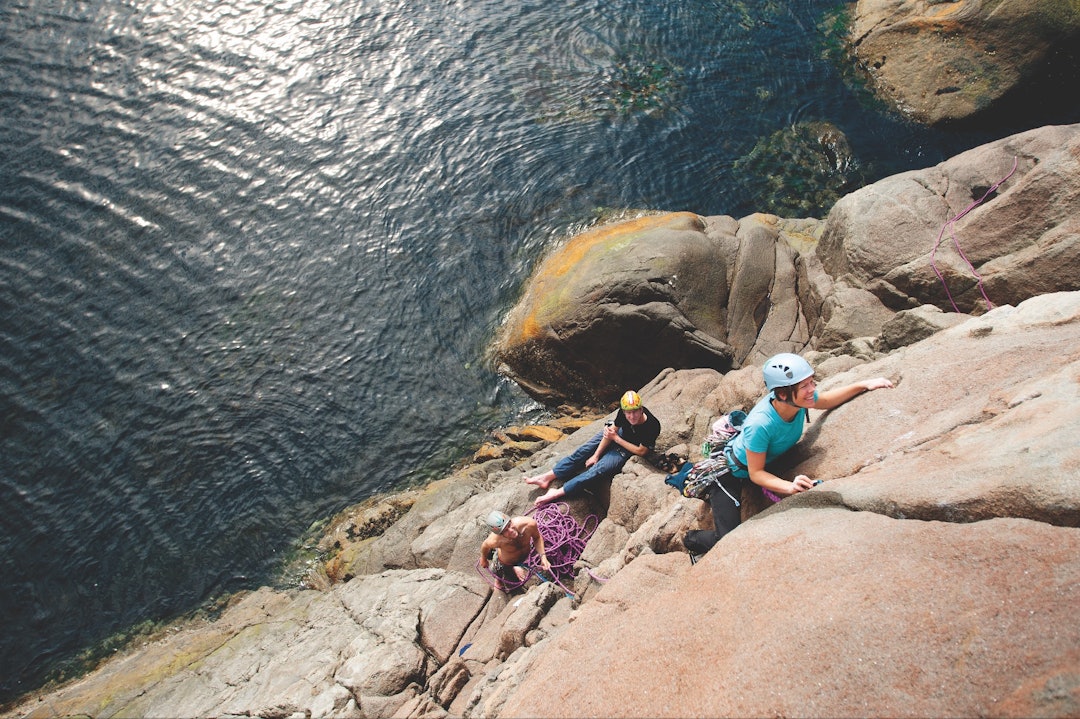Ved vannet: Turid Skrede på Lost in Paradis (5), Paradiset, Kalle. Foto: Jonas Dahlstrup Lost in Paradis