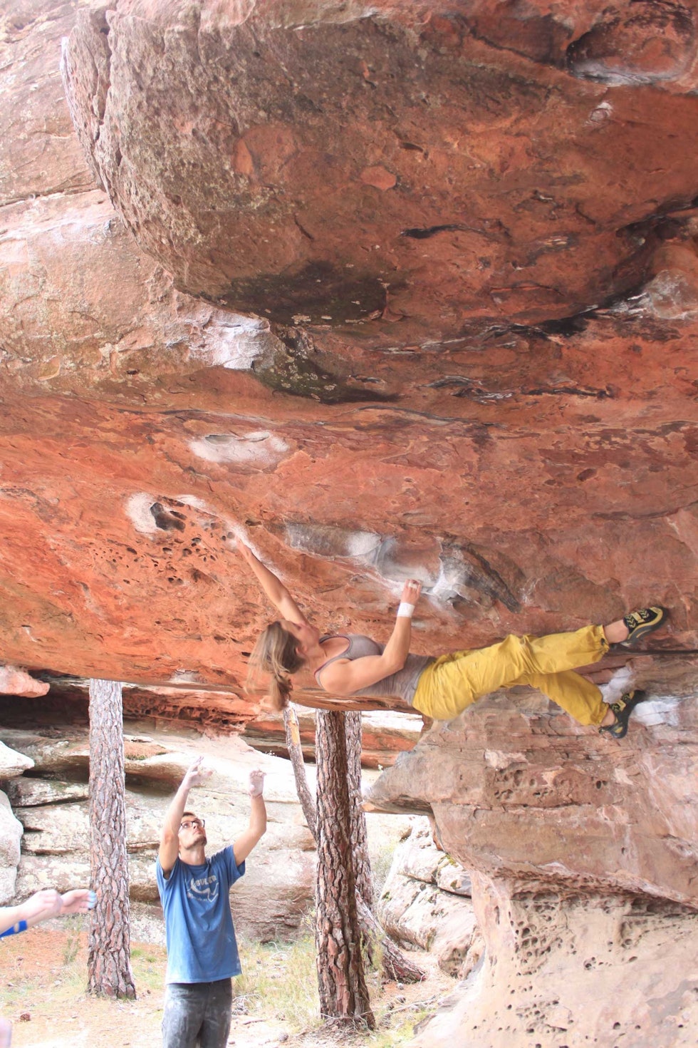 Sterk: Synnøve Berg Nesheim på Psicokiller (7A+) i Albarracin. Foto: Jeanette Skoglund Klatretrening-Buldring-5