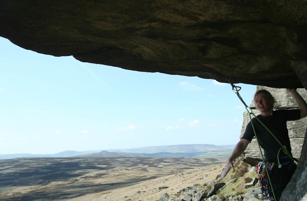 Start: Paula Voldner på Quieteus (E2 5c), Stanage North High Neb. Foto: Hanna Bugge Peak-District-England-Paula-Voldner-8