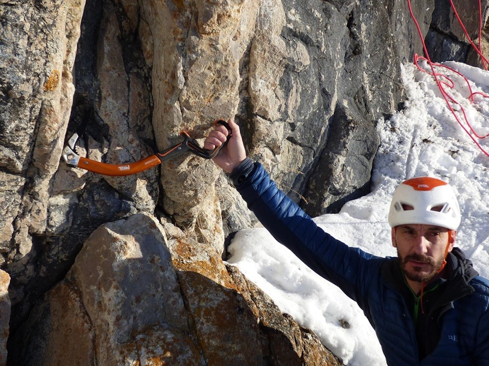 Jeff Mercier viser teknikker innen drytooling. Foto: Christian Dramsdahl Arctic Ice Festival