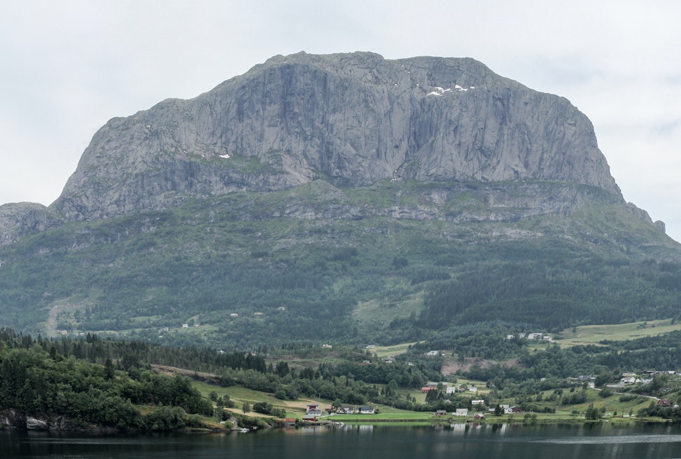 Storehesten, Sunnfjord