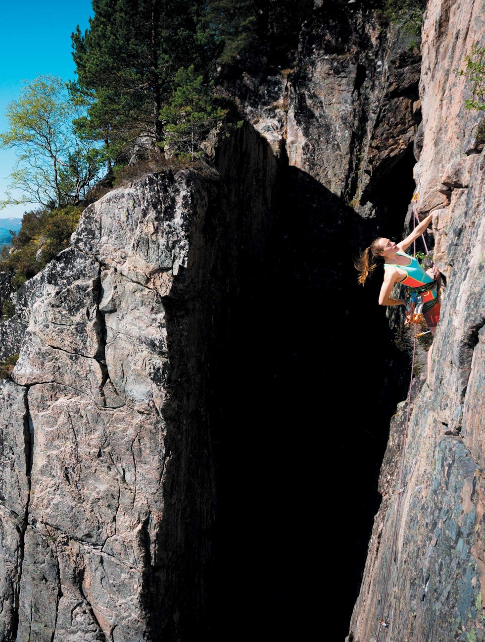 BREMSNES: Stephanie Borenius går Venstreklippet (5+). Foto: Magnus Thue Stokstad BREMSNES: Stephanie Borenius går Venstreklippet (5+). Foto: Magnus Thue Stokstad