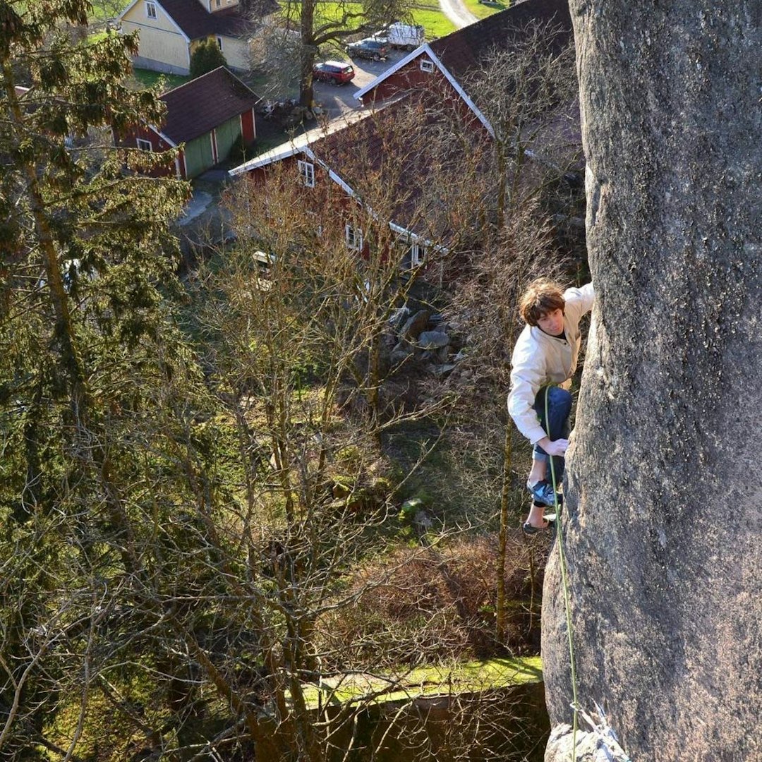 TREDJE BESTIGNING: Aleksej Jaruta på ruta Savage Horse, 9- R/X. Dette er tredje bestigning av ruta på 20 år. Foto: Kenny Brandt Savage Horse 1