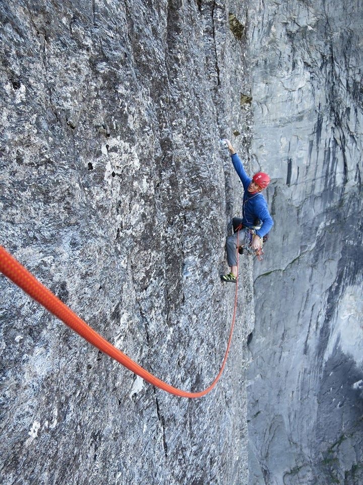 SEMLETIND: Sindre Sæther på førstebestigningen av Amygdala (7+) på Semletind. Foto: Martin Olslund sindre sæther foto Martin olslund
