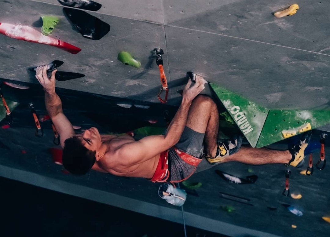 BRATT: Thilo Schröter i den bratte veggen på Oslo Klatresenter. Foto: Bjørnar Smestad. BRATT: Thilo Schröter i den bratte veggen på Oslo Klatresenter. Foto: Bjørnar Smestad.