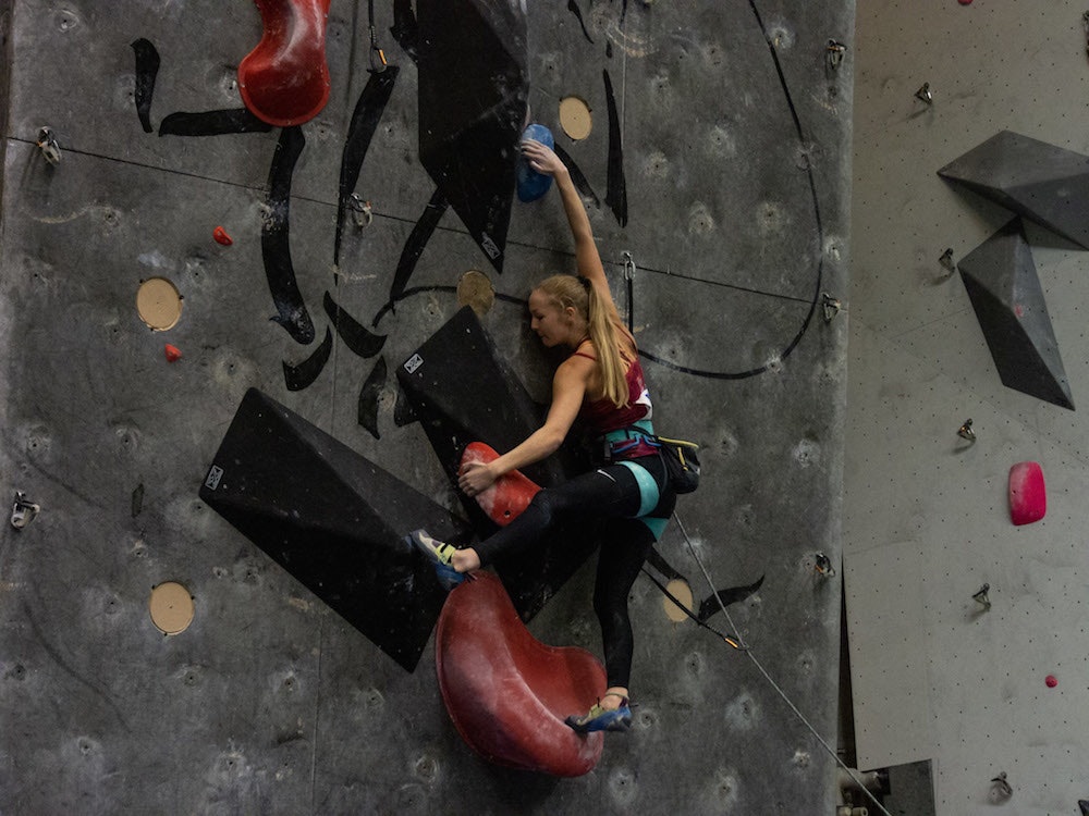 Regine Storå sekunder før hun forstuer ankelen på et stygt fall. Foto: Torbjørn Wiik 80fc0799f0c88698045f115aec435998