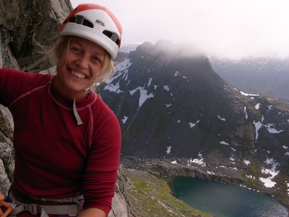 Paula er en av Norges mest erfarne og sterkeste klatrere. Her fra en tur på Store Blåmann på Kvaløya. Foto: Privat Portrettbilde Paula