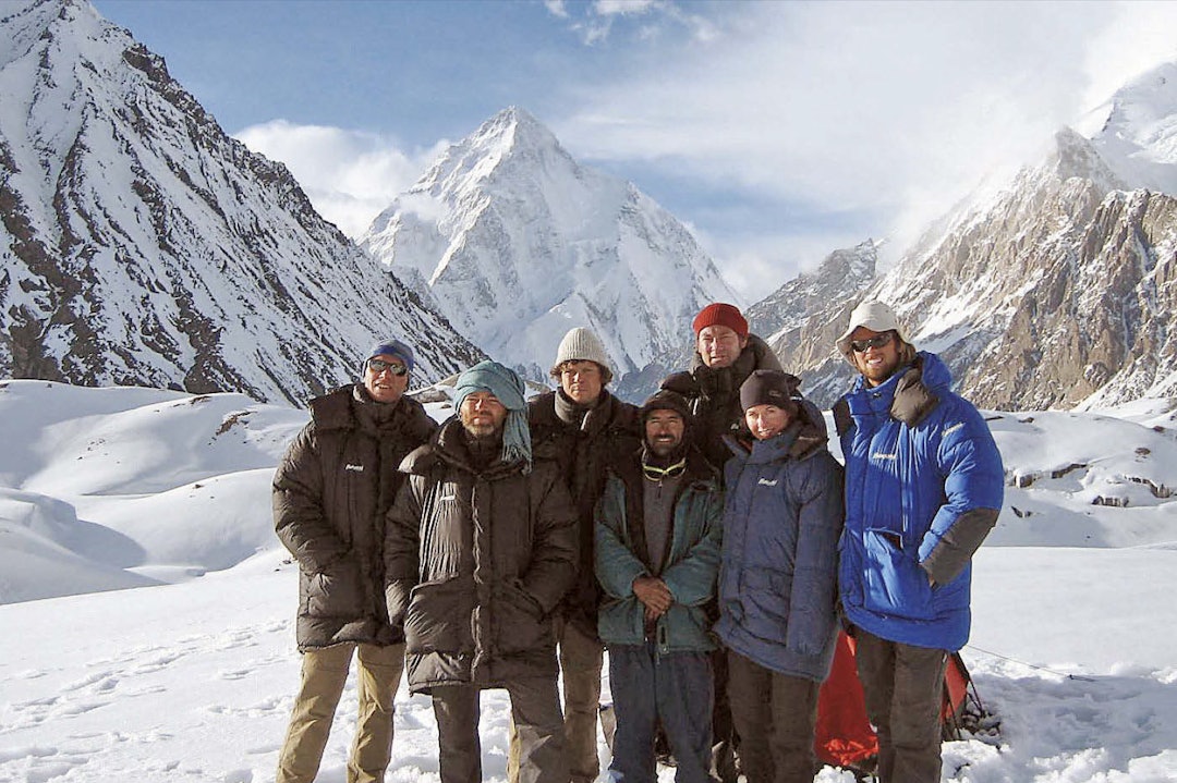 Øystein Stangeland, Sigurd Felde, Cecilie Skog, Rolf Bae , Per Henry Knudsen, Trym Sæland ved K2 i 2005. Oystein-Stangeland-K2