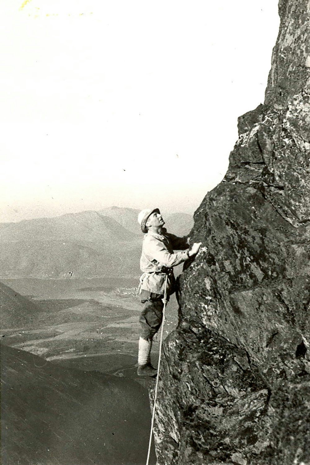 ARH-på-Romsdalshorn.-Foto-ukjent ARH-på-Romsdalshorn.-Foto-ukjent
