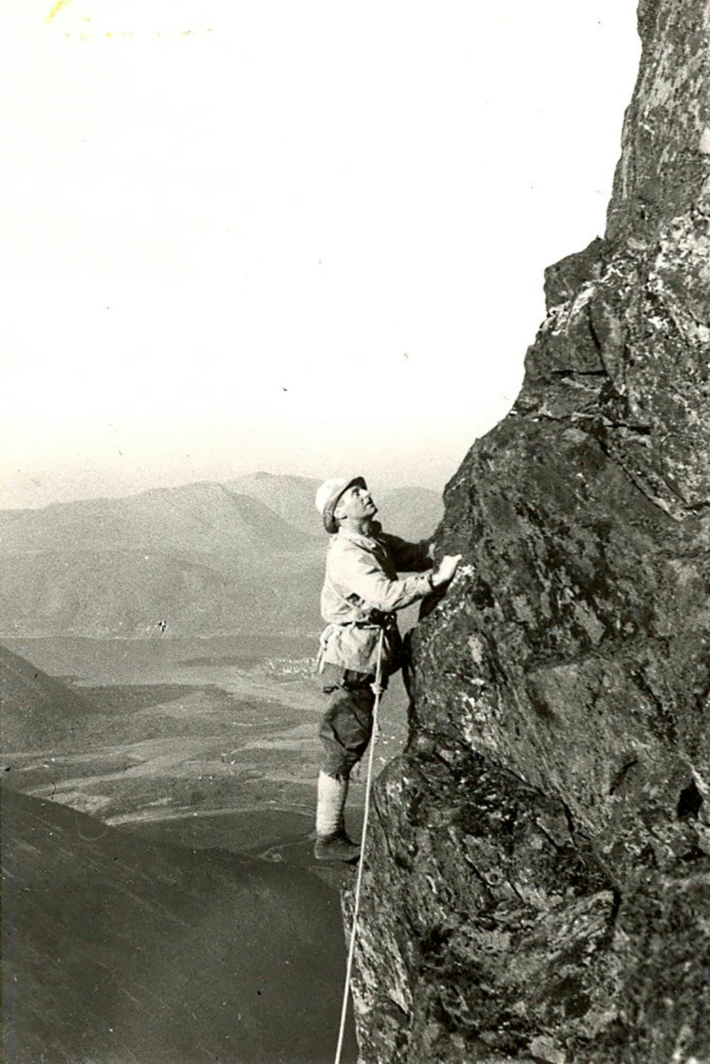 ARH-på-Romsdalshorn.-Foto-ukjent