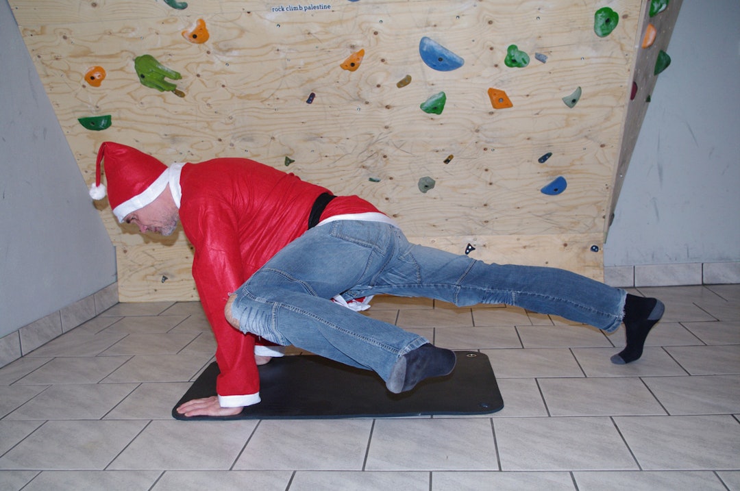 ØVELSE 1: Krabbe push-up. ØVELSE 1: Krabbe push-up.