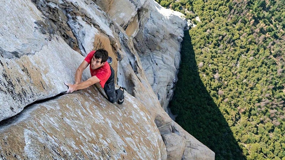 Alex Honnold jammer seg oppover Jamming