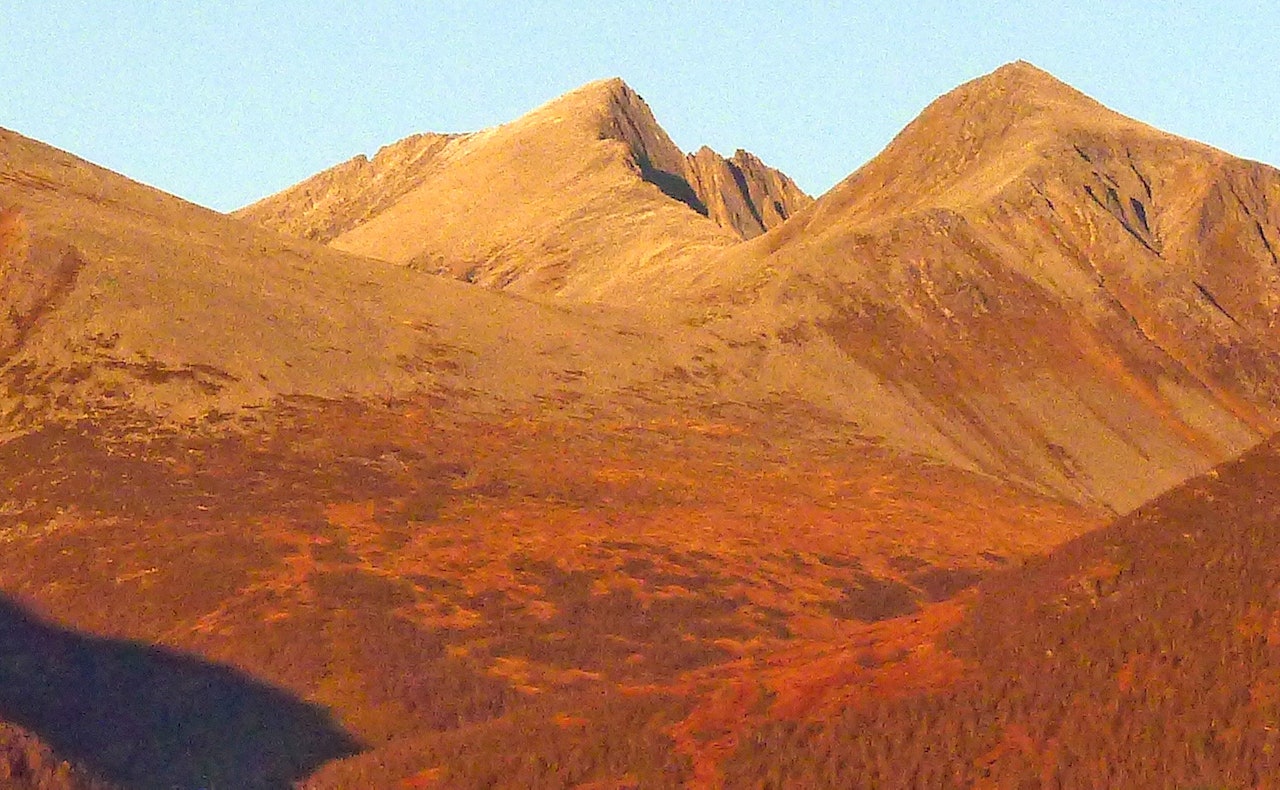 Klauva ved Isfjorden. Foto: Iver Gjelstenli