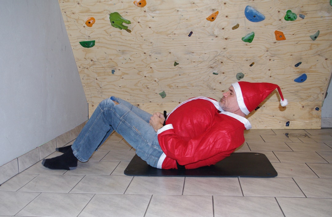 ØVELSE 1: Sit ups med bøyde bein. ØVELSE 1: Sit ups med bøyde bein.